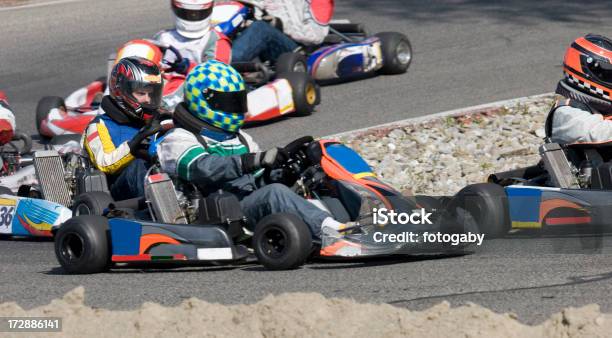 Photo libre de droit de Course De Karting banque d'images et plus d'images libres de droit de Casque - Casque, Casque de moto, Casque de protection au sport