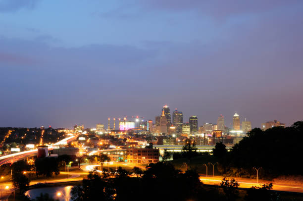 istock Kansas City Skyline at Twilight 172886830