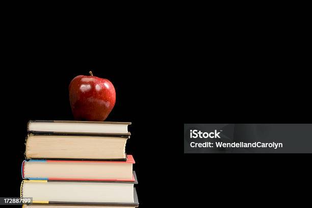 교재들 사과나무 선생님의 Blackboard 0명에 대한 스톡 사진 및 기타 이미지 - 0명, 개체 그룹, 교육