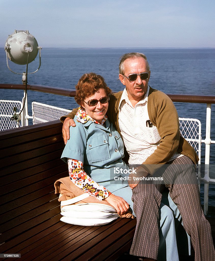 행복함 커플입니다 - 로열티 프리 1960-1969 년 스톡 사진