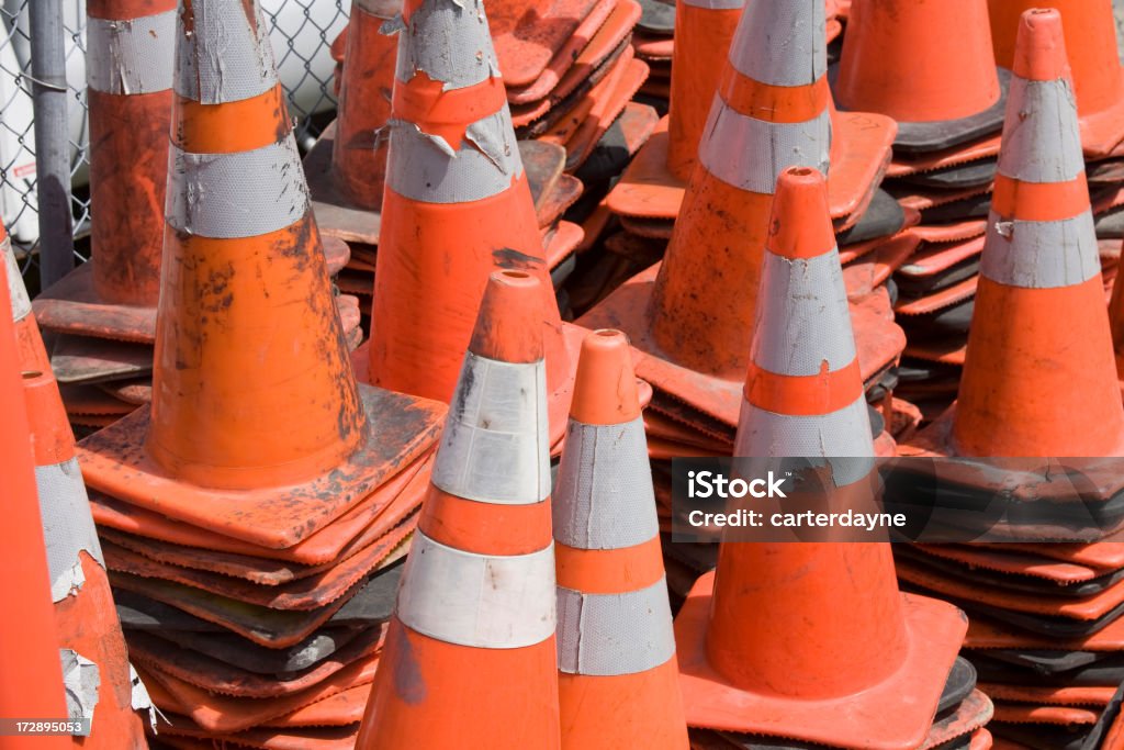 Stapel von orange der Konstruktion Hütchen - Lizenzfrei Alt Stock-Foto