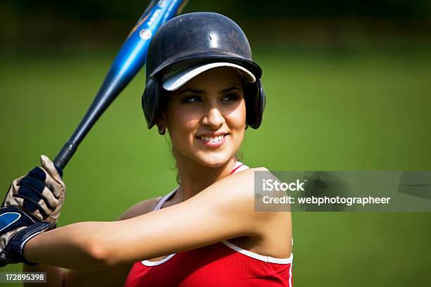 Baseball - Fotografie stock e altre immagini di Baseball - Baseball, Casco da battitore, Battere la palla