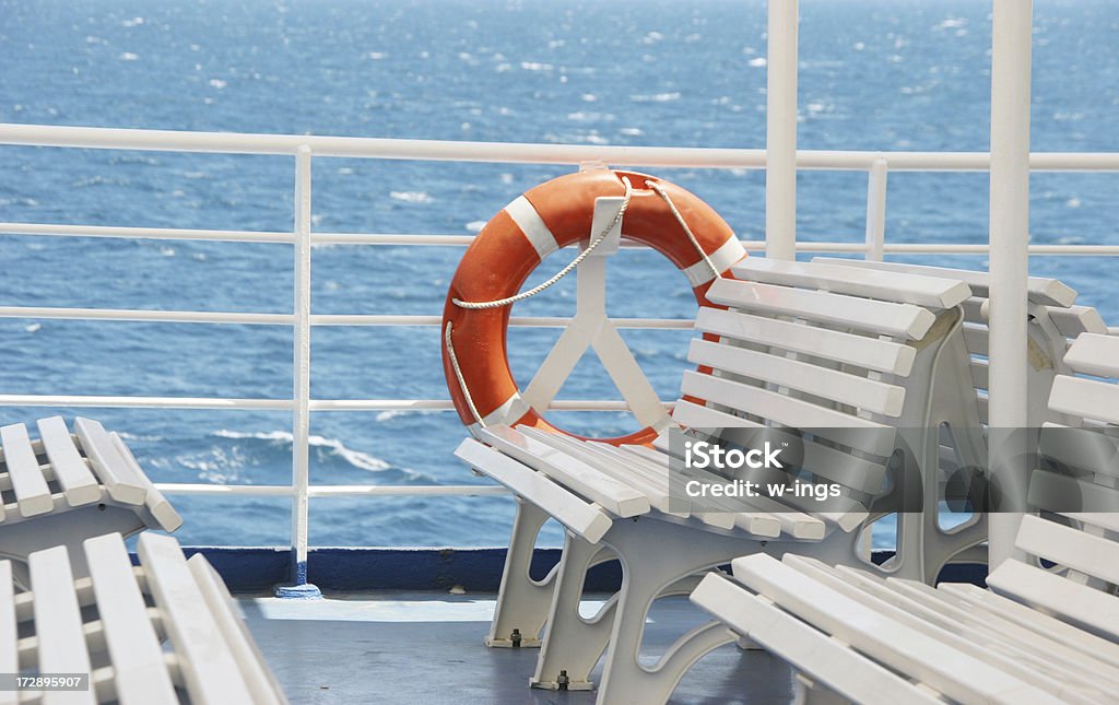 Schiff deck mit Rettungsring - Lizenzfrei Aussicht genießen Stock-Foto