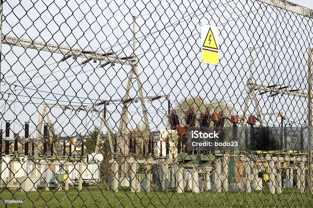 Halten Sie! Elektrische Gerät! - Lizenzfrei Achtung Hochspannung Stock-Foto