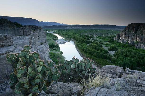 US - Mexico Border The Rio Grande River on the US/Mexico Border in Big Bend National Park, Texas geographical border photos stock pictures, royalty-free photos & images