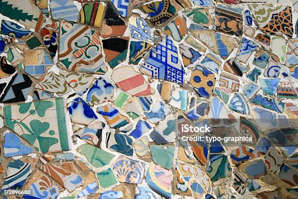 タイルのパルク Guell - アントニ・ガウディのストックフォトや画像を多数ご用意 - アントニ・ガウディ, アールヌーボー, カタルーニャ州