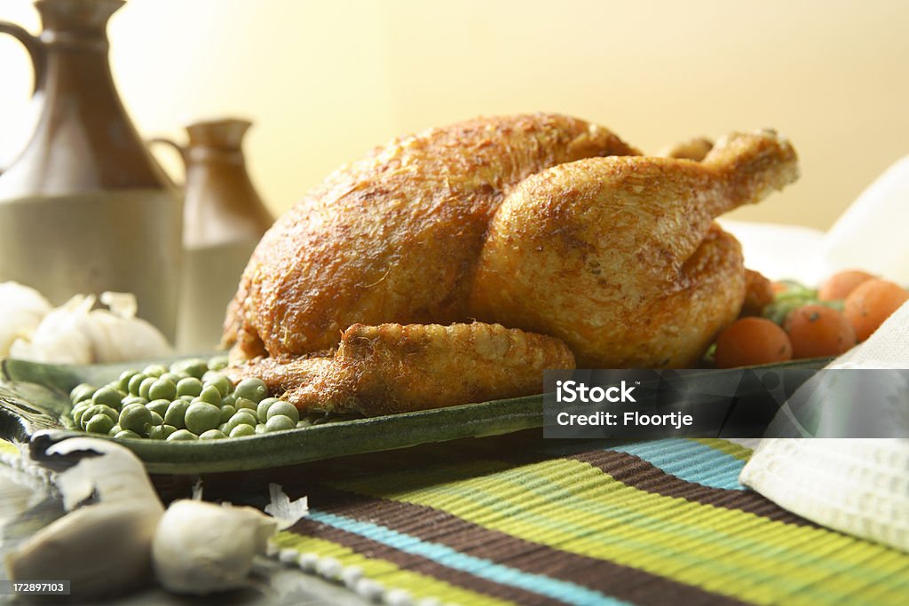 Aves imágenes fijas: Pollo asado - Foto de stock de Gallina - Ave de corral libre de derechos