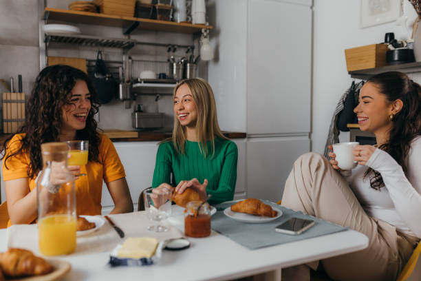 istock female friends breakfast at home 1728973614
