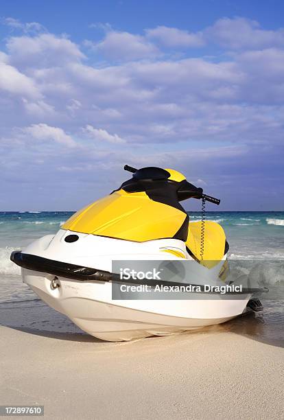 Moto Dacqua - Fotografie stock e altre immagini di Acquascooter - Acquascooter, Acqua, Ambientazione esterna