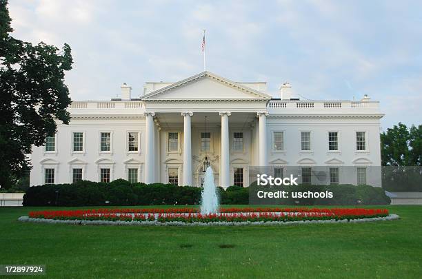 La Casa Blanca En La Madrugada Foto de stock y más banco de imágenes de La Casa Blanca - La Casa Blanca, Washington DC, Ciudades capitales