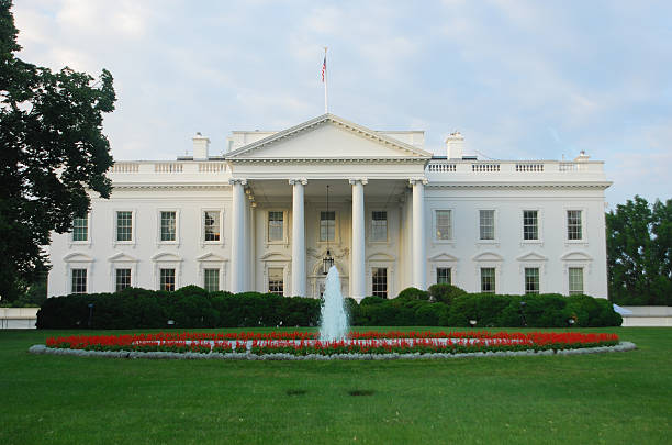 istock The White House at dawn 172897924