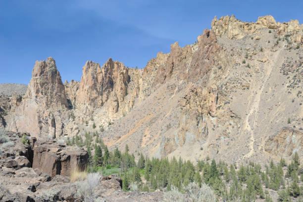 istock Landscape at Smith Rock State Park 172898260
