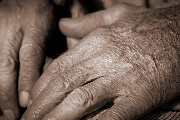 istock Senior Hands Closeup Wrinkled 172898990