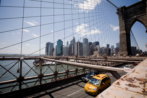 istock Cars on the Brooklyn Bridge 172899365