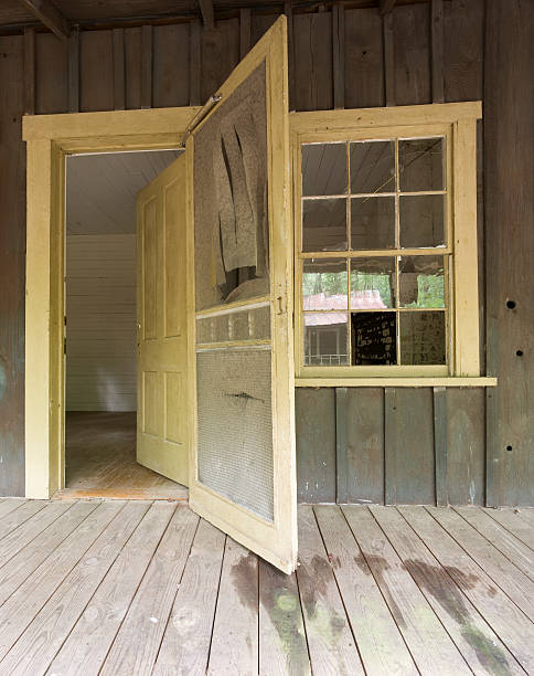 ekran drzwi i okna - screen door door porch house zdjęcia i obrazy z banku zdjęć