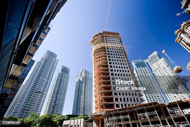 Nuevo Negocios Towers Foto de stock y más banco de imágenes de Acero - Acero, Actividad, Aire libre