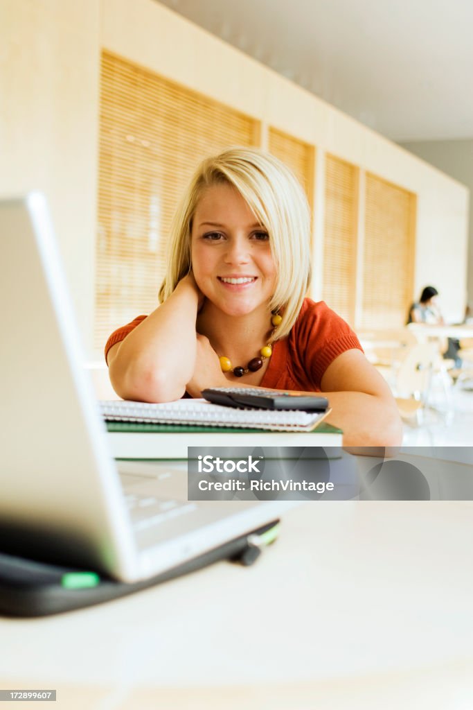 Bellissimo ginnasio - Foto stock royalty-free di Educazione