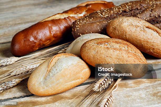 Loaves Do Pão - Fotografias de stock e mais imagens de Alimentação Saudável - Alimentação Saudável, Alimento Básico, Cacete - Pão