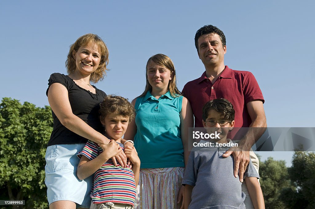 La famiglia - Foto stock royalty-free di Accanto