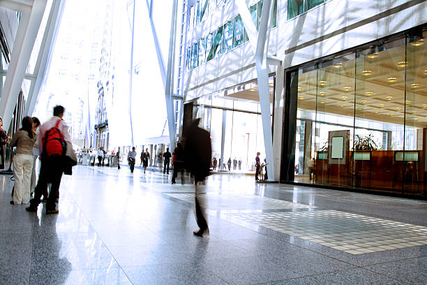 istock Shopping in the mall 172900010