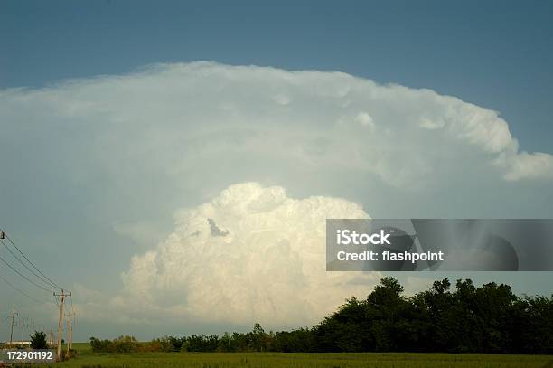 Foto de Tornado Alley e mais fotos de stock de Cloudscape - Cloudscape, Exterior, Fotografia - Imagem