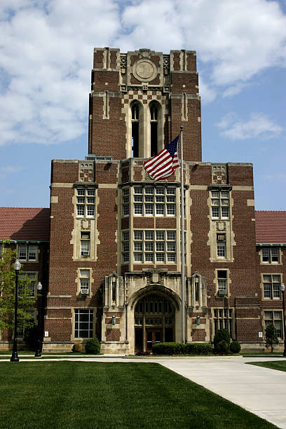 istock Ayres Hall - University of Tennessee 172902773