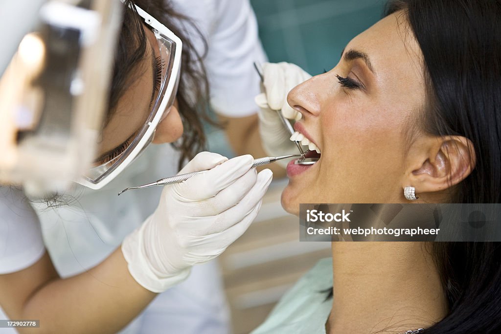 Al dentista - Foto de stock de 30-39 años libre de derechos