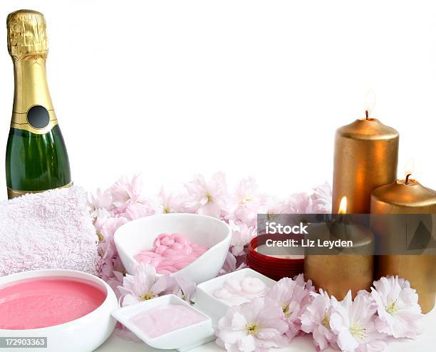 Di Champagne Benessere - Fotografie stock e altre immagini di Fiore di ciliegio - Fiore di ciliegio, Stabilimento termale, Aromaterapia