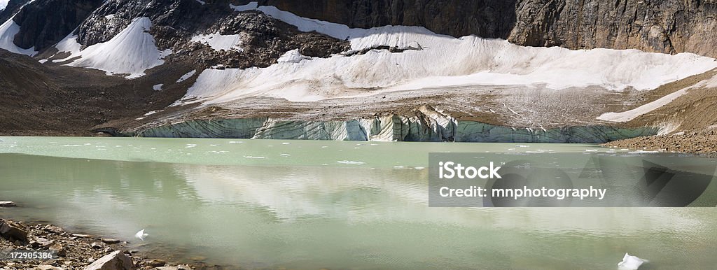 Gletscher und Teich am Berg Edith Cavell - Lizenzfrei Berg Stock-Foto