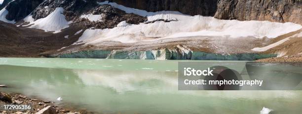 Gletscher Und Teich Am Berg Edith Cavell Stockfoto und mehr Bilder von Berg - Berg, Berg Edith Cavell, Eis