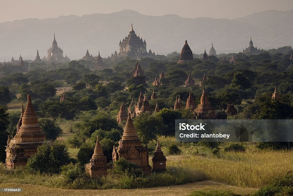 Myanmar: Bagan templos en el plano - Foto de stock de Bagan libre de derechos