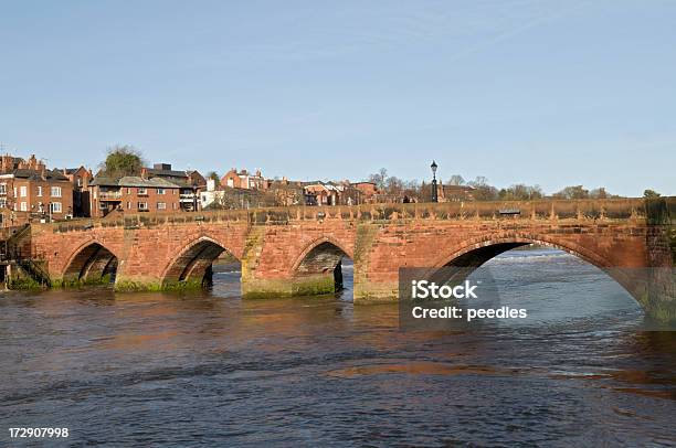 Old Dee Bridgechester Foto de stock y más banco de imágenes de Actividad - Actividad, Agua, Arco - Característica arquitectónica