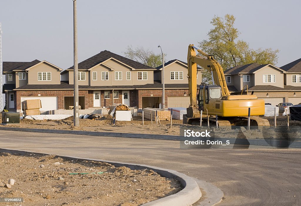 Nouvelle maison Construction - Photo de Bordure de trottoir libre de droits