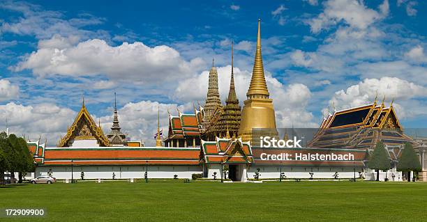 Wat Phra Kaeo Banguecoque Tailândia - Fotografias de stock e mais imagens de Banguecoque - Banguecoque, Budismo, Capitais internacionais