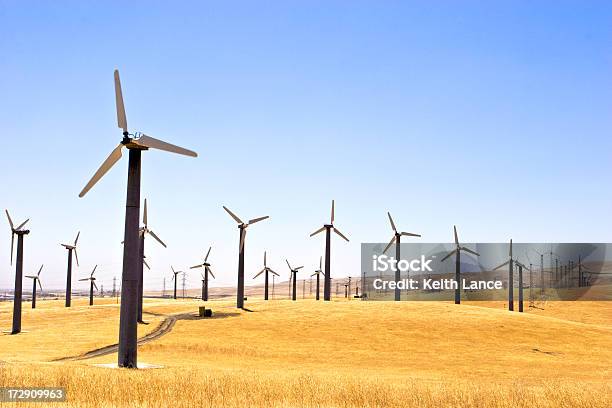 Turbinas Eólicas Foto de stock y más banco de imágenes de Aerogenerador - Aerogenerador, Energía eólica, Grande