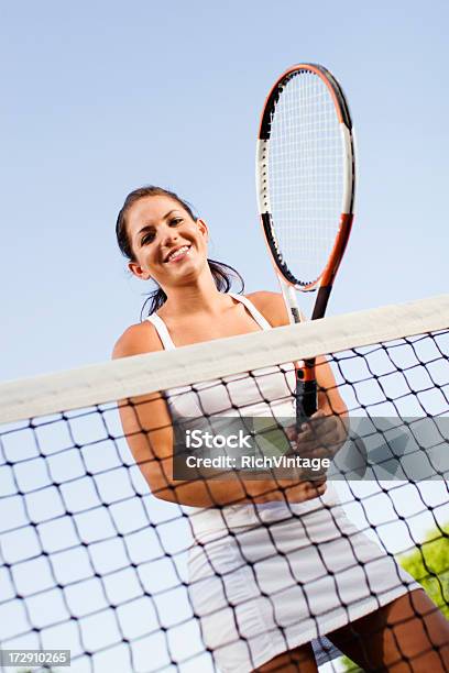 Jugador Del Tenis Femenino Foto de stock y más banco de imágenes de 20-24 años - 20-24 años, Adulto, Adulto joven
