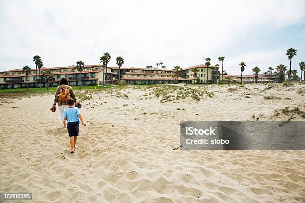 Возвращении На Пляж — стоковые фотографии и другие картинки Калифорния - Калифорния, Взрослый, Горизонтальный