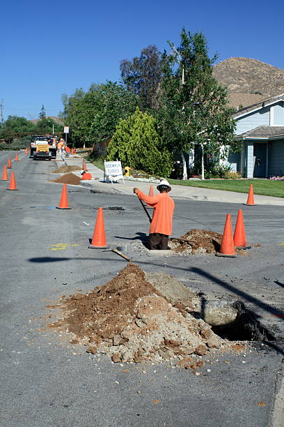 road repair - right of way стоковые фото и изображения