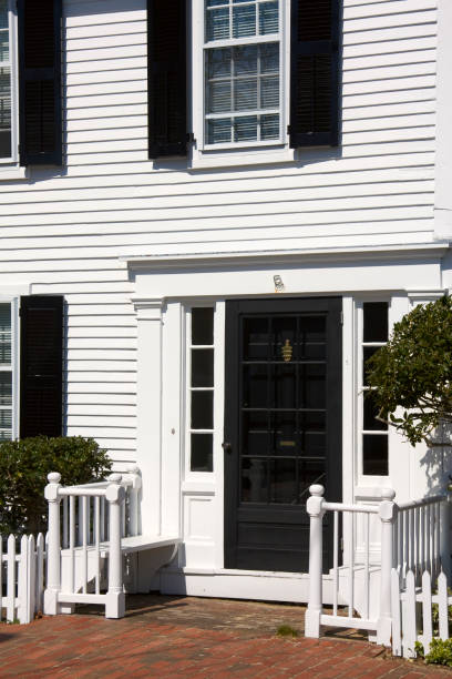 istock Unusual New England Doorway 172911710