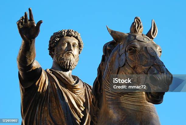 Estatua De Marcus Aurelius Foto de stock y más banco de imágenes de Marcus Aurelius - Marcus Aurelius, Roma - Italia, Arquitectura