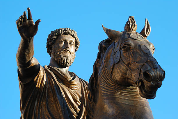 estátua equestre do marcus aurelius - architectural styles animal horse europe imagens e fotografias de stock