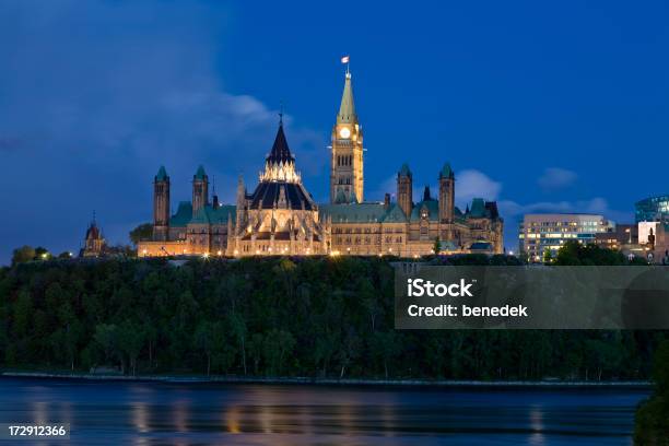 Ottawa Anoitecer Parlamento - Fotografias de stock e mais imagens de Anoitecer - Anoitecer, Arquitetura, Azul