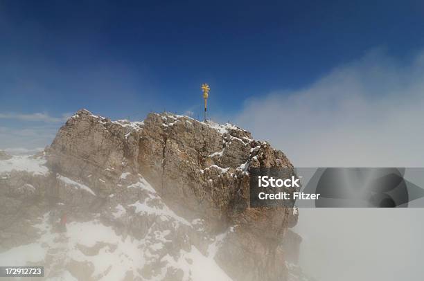 Summit Krzyż Na Góra Zugspitze - zdjęcia stockowe i więcej obrazów Cud natury - Cud natury, Niemcy, Bawaria