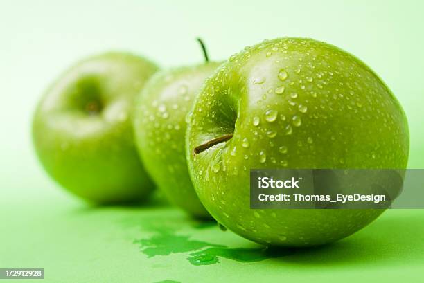 Comida Sana Serie Foto de stock y más banco de imágenes de Manzana - Manzana, Mojado, Gota - Líquido