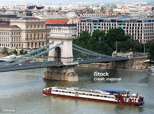 Kettenbrücke In Budapest Stockfoto und mehr Bilder von Donau - Donau, Kreuzfahrt, Schiff