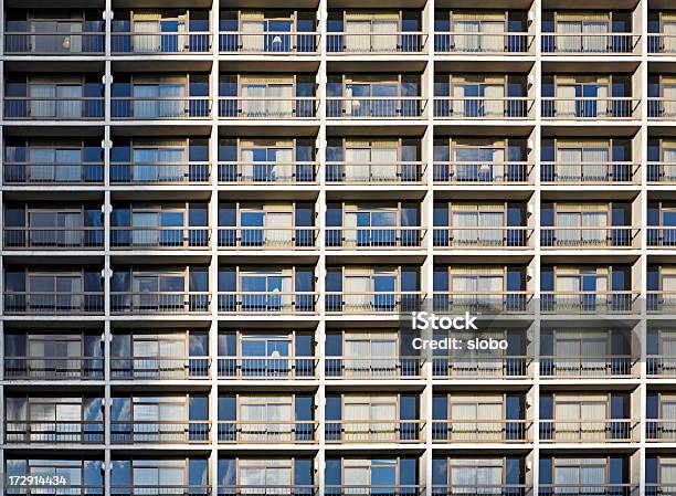 Hotel Di Windows - Fotografie stock e altre immagini di Affari - Affari, Albergo, Alto