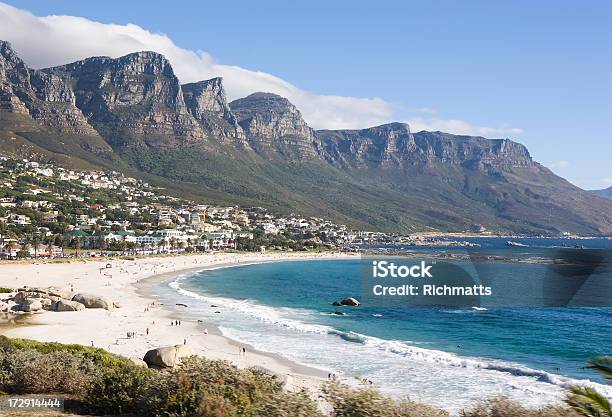 Città Del Capo Camps Bay Beach - Fotografie stock e altre immagini di Acqua - Acqua, Africa, Attività ricreativa