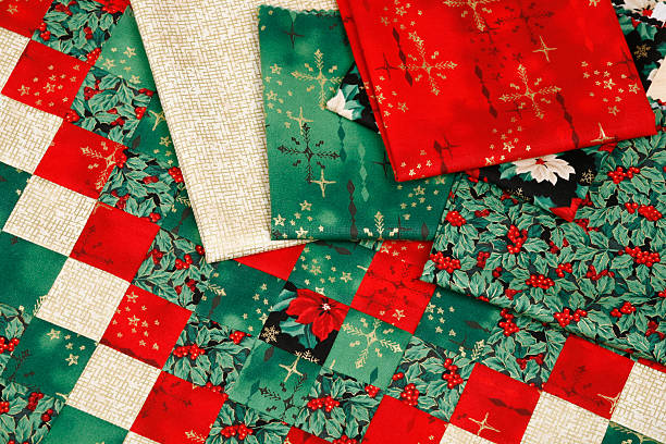 trabalho à base de remendos - christmas quilt blanket green imagens e fotografias de stock