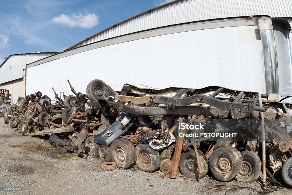 Vendita di utilizzare parti di ricambio - Foto stock royalty-free di Arrugginito