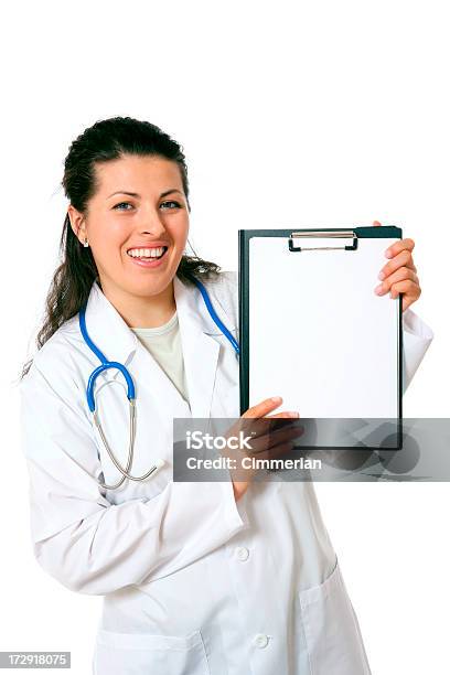 Medico Con Appunti In Bianco - Fotografie stock e altre immagini di Adulto - Adulto, Allegro, Bianco